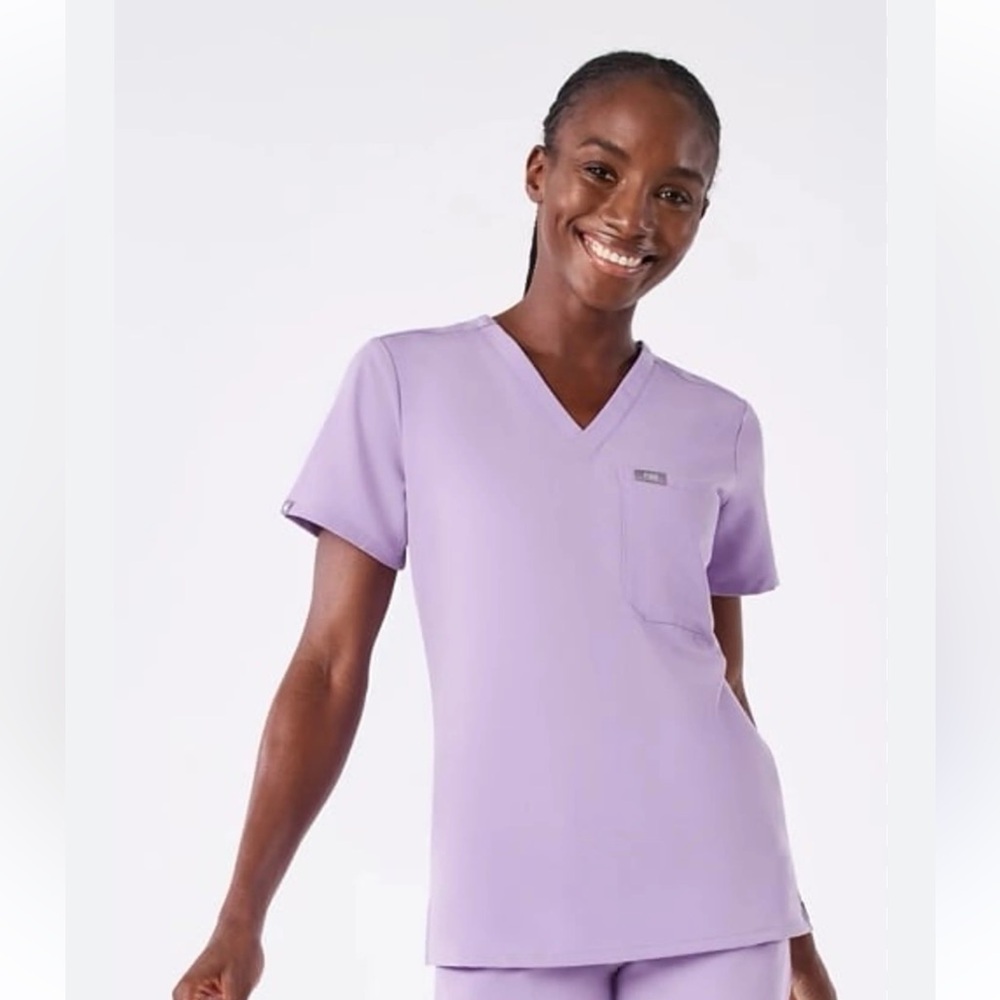 Figs scrub top